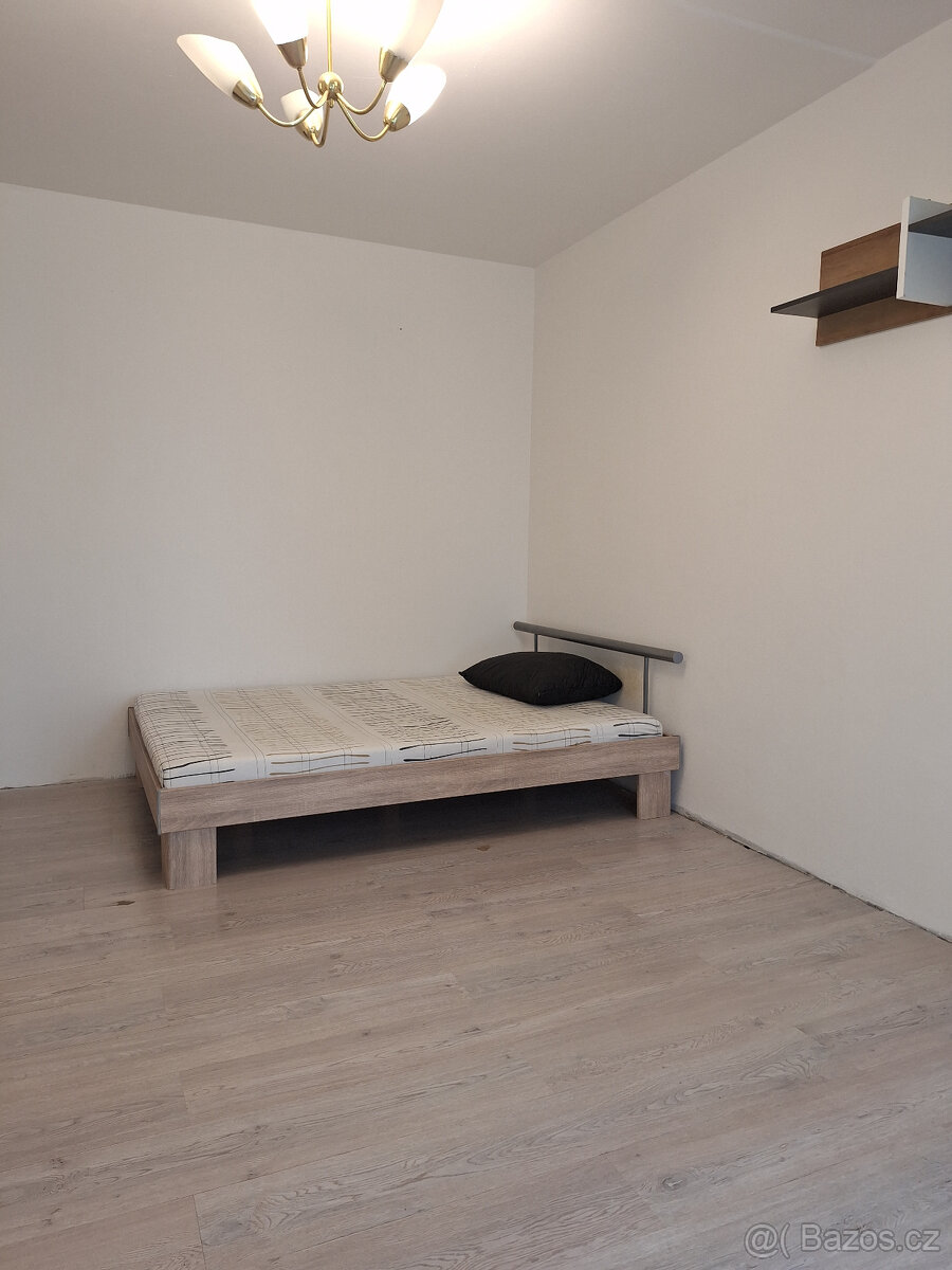 PRONÁJEM BYTU 1 + 1 v Uničově - 6