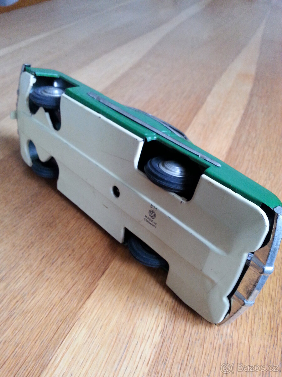 Plechové autíčko - 6