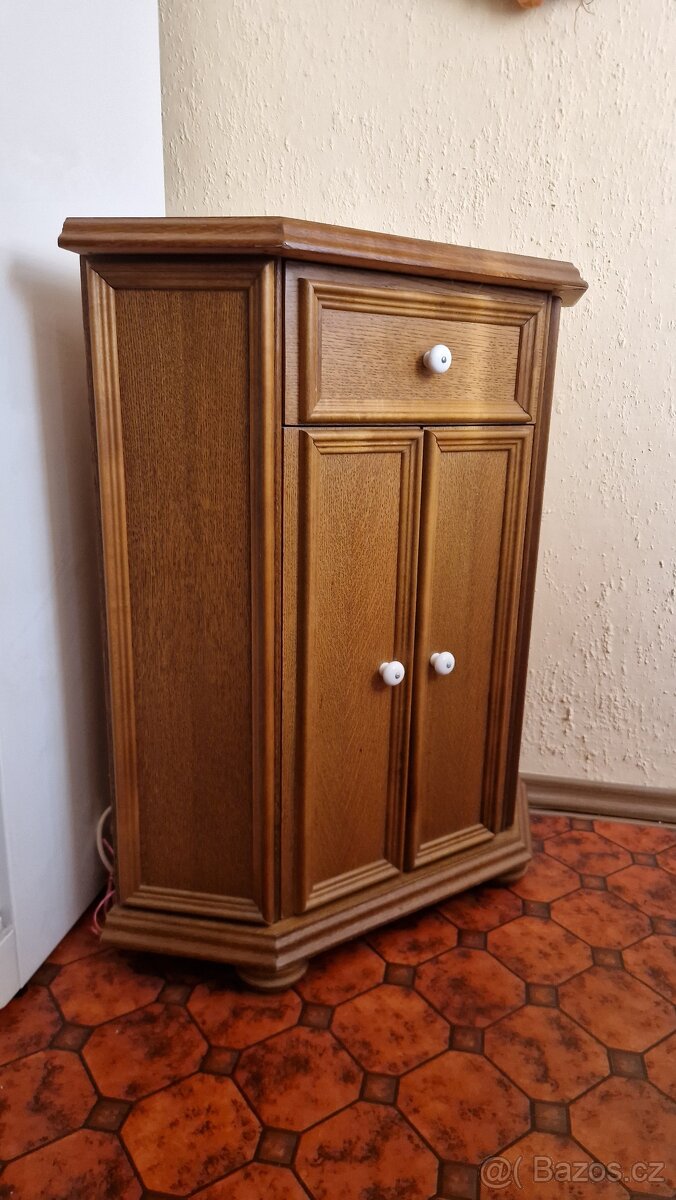 Rohová komoda dřevěná - 6