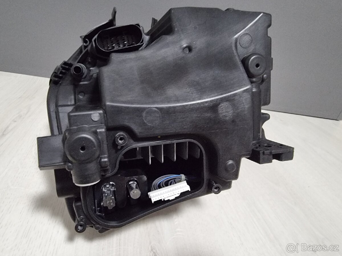 Pravý přední světlomet Audi A5, S5, RS5 - 6