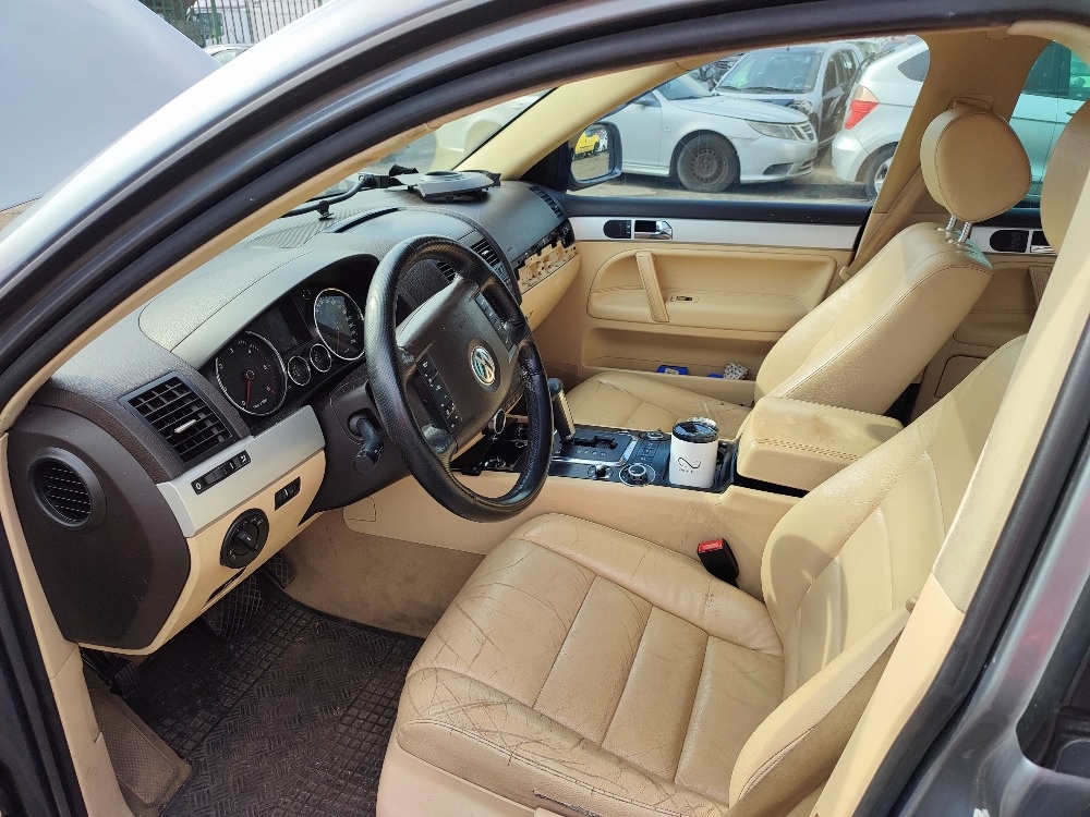 VW Touareg č. 1122 - 6