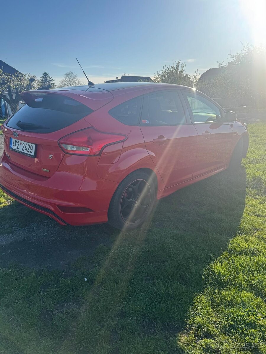 Ford Focus, Focus ST-line Red&Black - 6