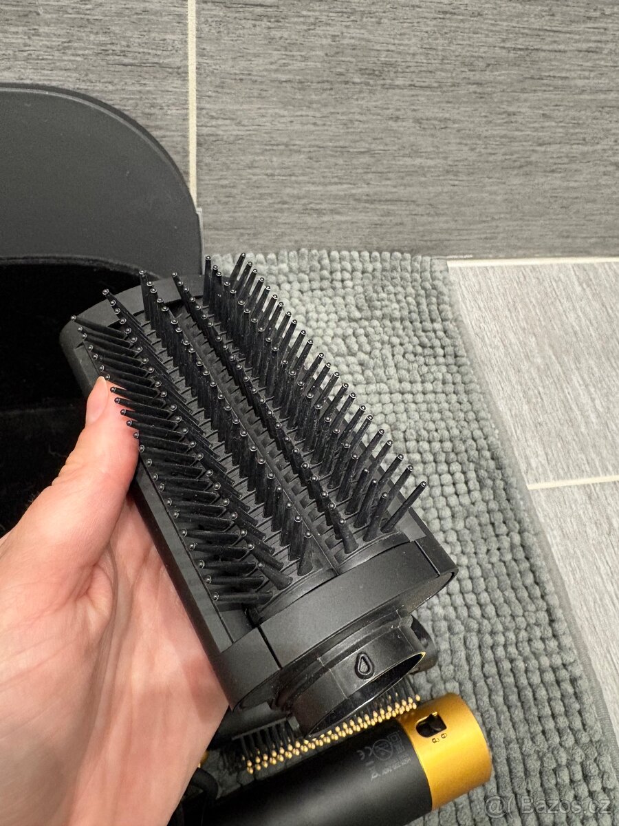 Dyson airwrap - 6
