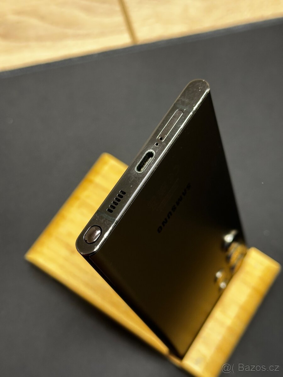 Samsung Galaxy S22 Ultra 512GB Černý - 6