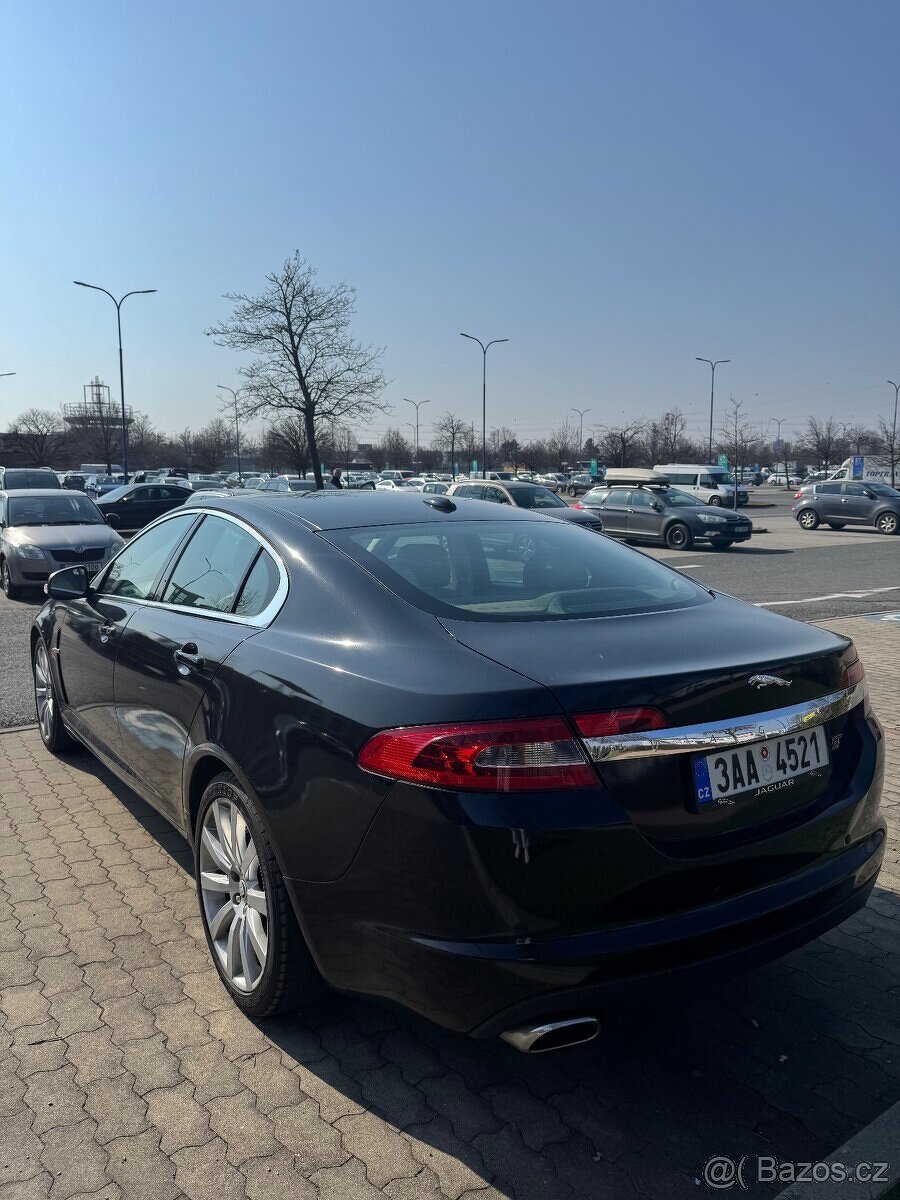 Jaguar XF 3.0D - 6