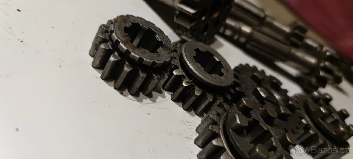 Převodovka na jawu 250 - 6