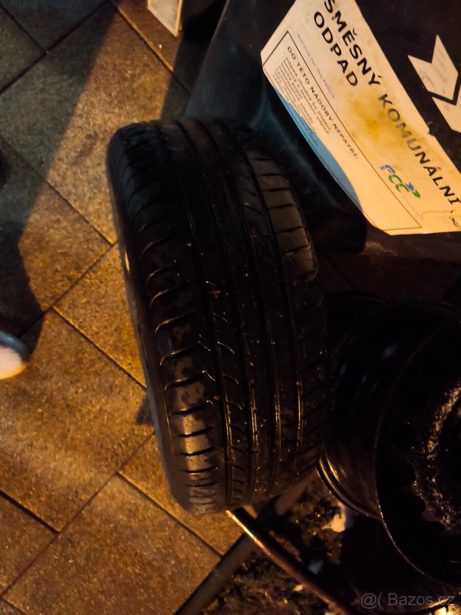 P: 215/60/16 Goodyear - 6
