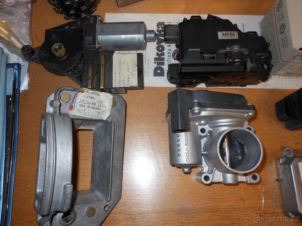 Náhradní díly na vozy ŠKODA - - 6