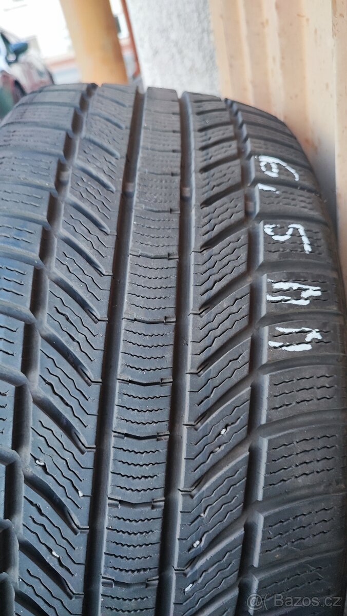 245/40/19 98V - 6