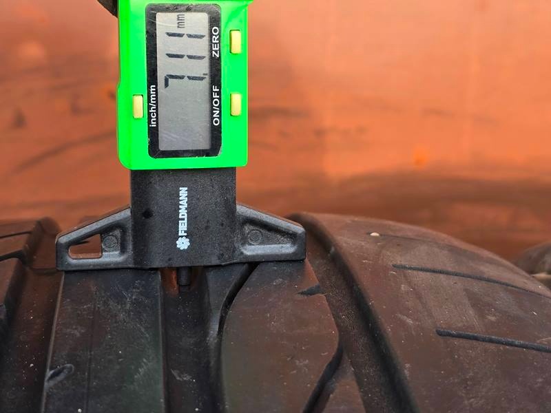 Letní Bridgestone 255/40/20 - 6