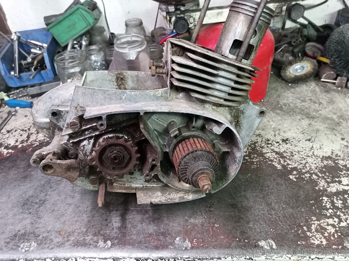 Jawa 250 kývačka , pérák - 6