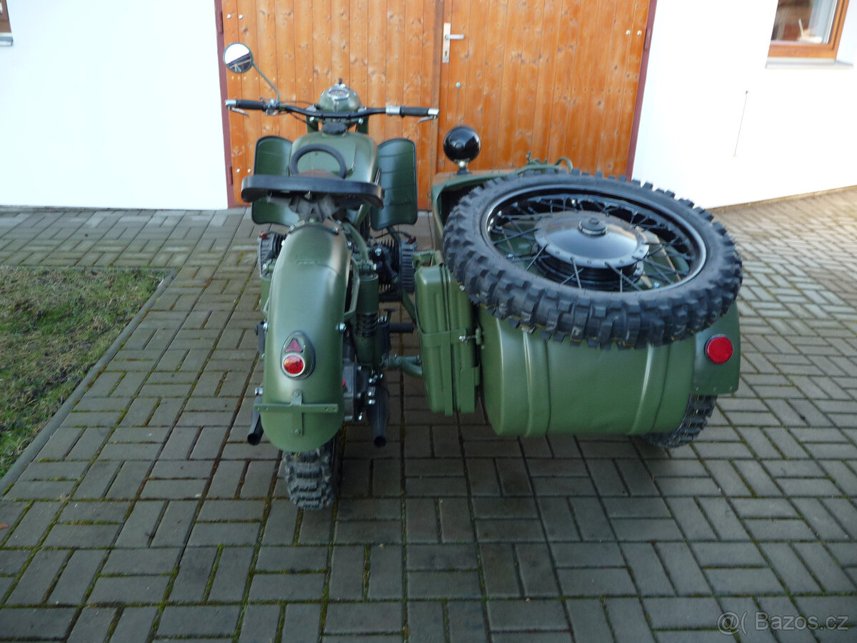Dněpr Ural K 750 první vzácný typ,přechod z M 72 bílé spz+TK - 6