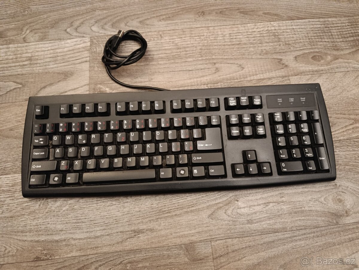 Monitor + klávesnice - 6