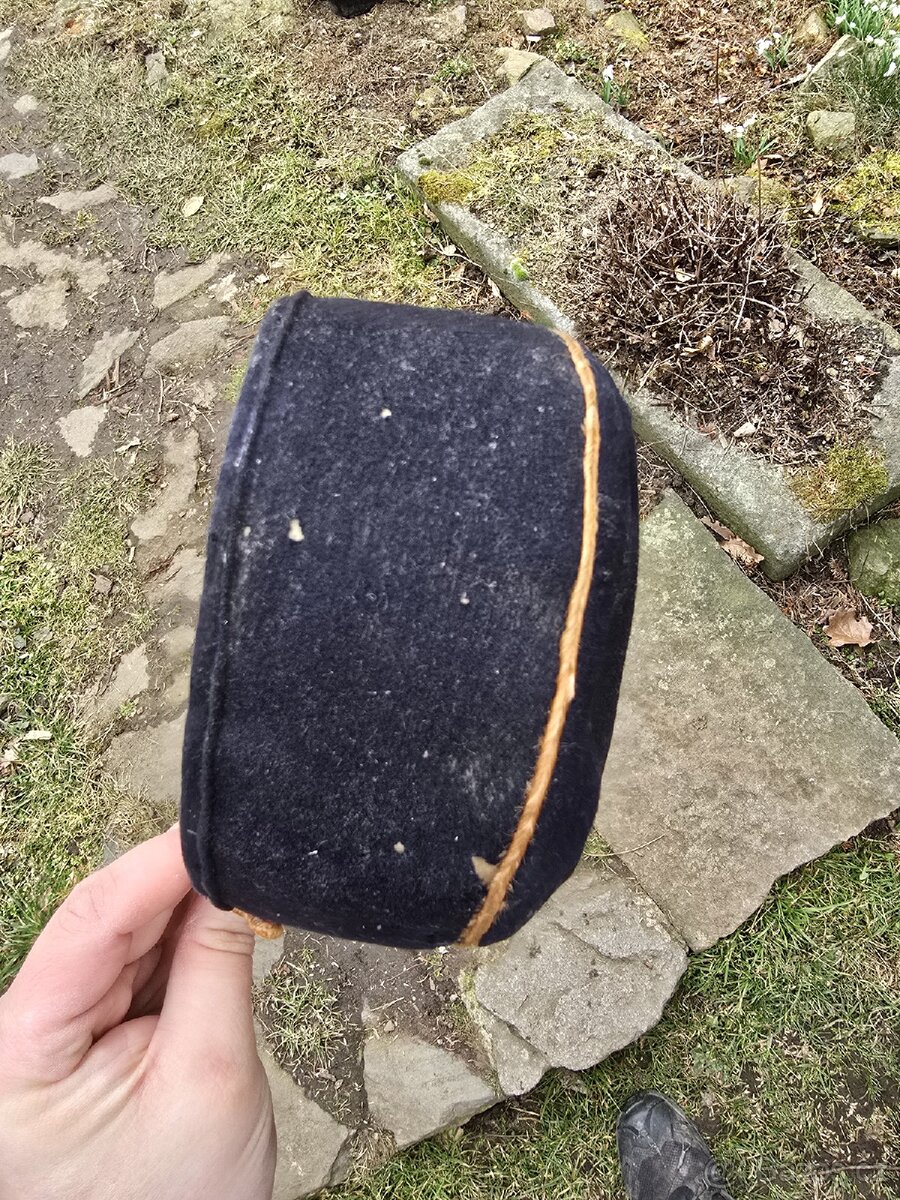 KRÁSNÁ STARÁ HASIČSKÁ ČEPICE - 6