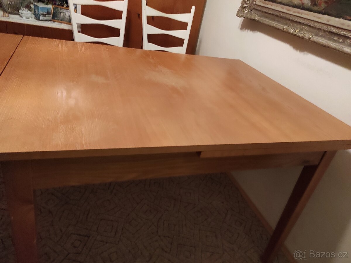 Rozkládací jídelní stůl - 6