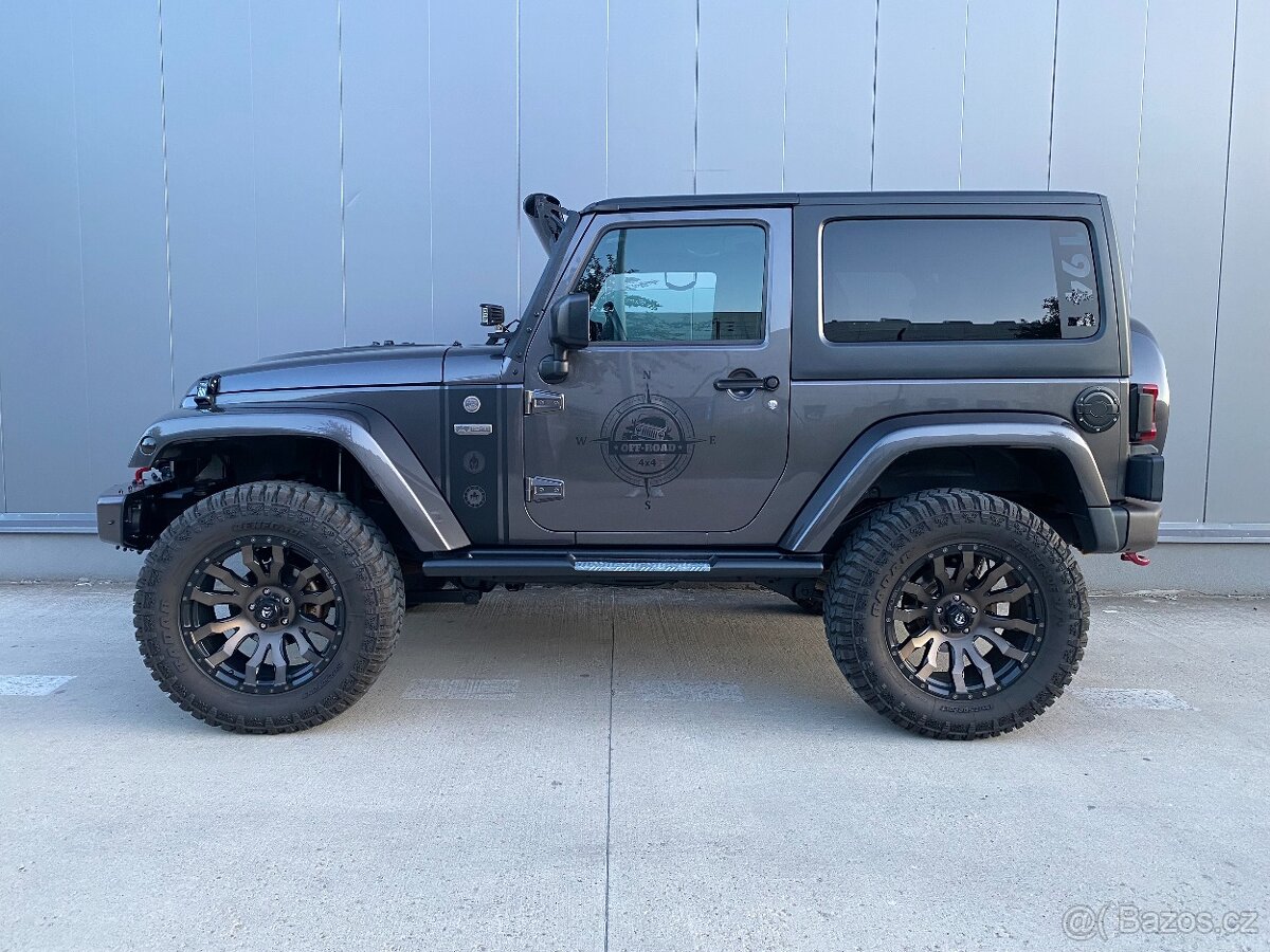 Jeep Wrangler 75th Anniversary Edition - 6