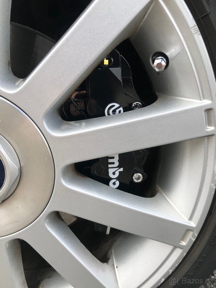 Kryty na brzdy Brembo - černé 4ks - 6