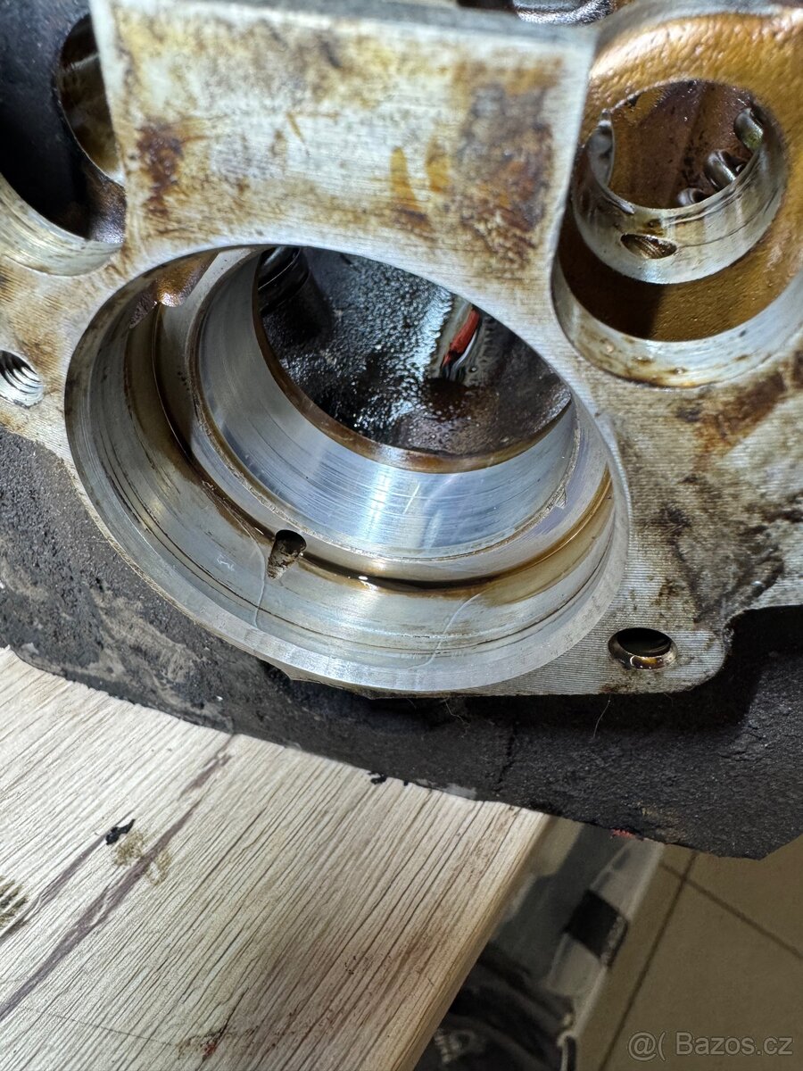 BMW E30 hlava 885 m20b25 - 6