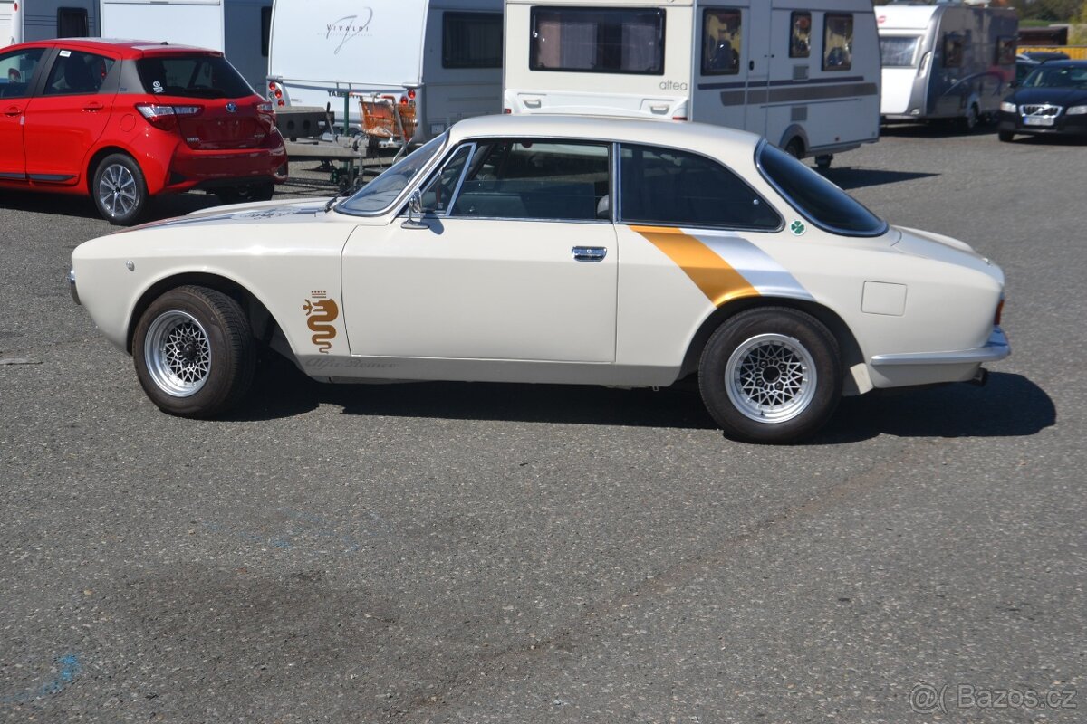 Alfa Romeo GT Junior 1600 GT coupe - 6