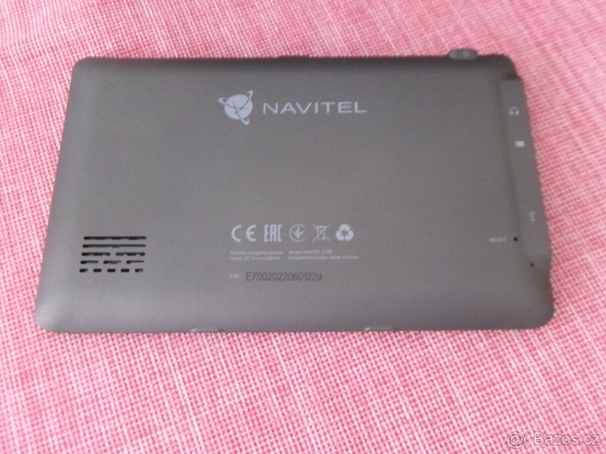 Navigace Navitel E700. - 6