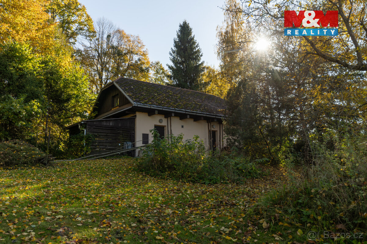 Prodej domu 6+1 v Malenovicích se stavebním pozemkem 5.748m2 - 6
