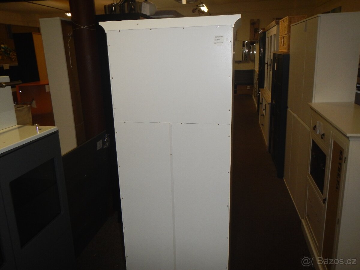 Předsíňová skříň M107 - 6