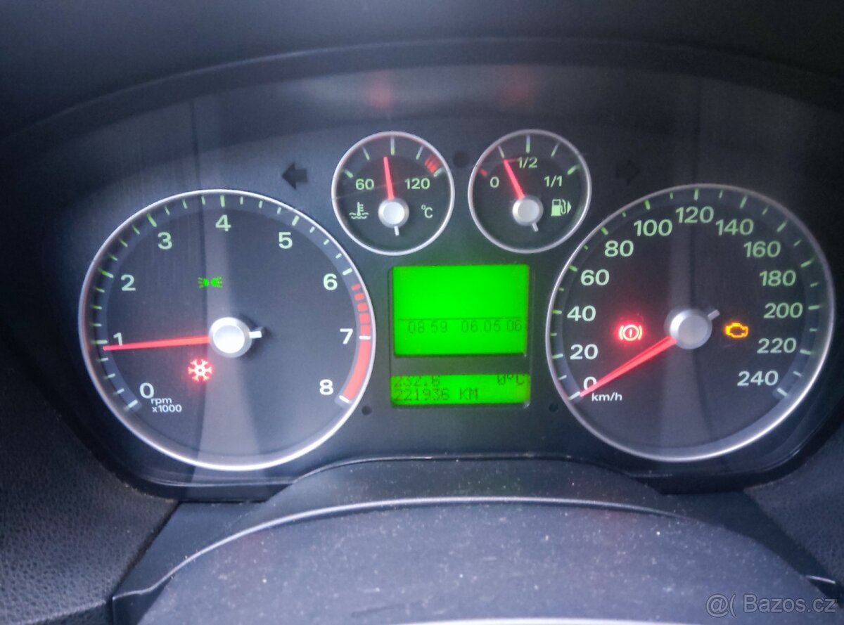 Ford Focus kombi 1,8 benzín , tažné - 6