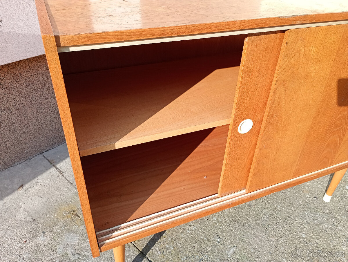 Skříňka menší,šoupací,pěkná - 6