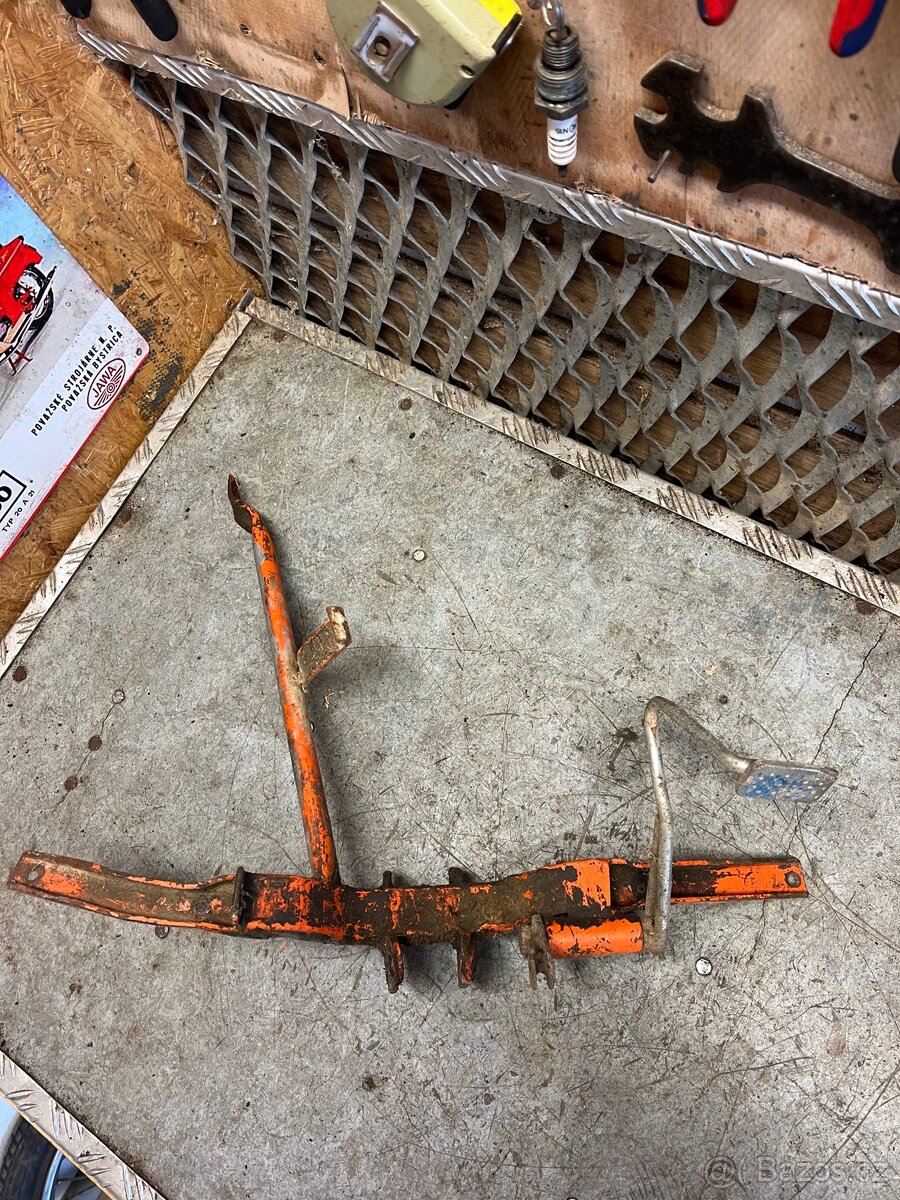 Kříž Jawa pionýr 20 - 6