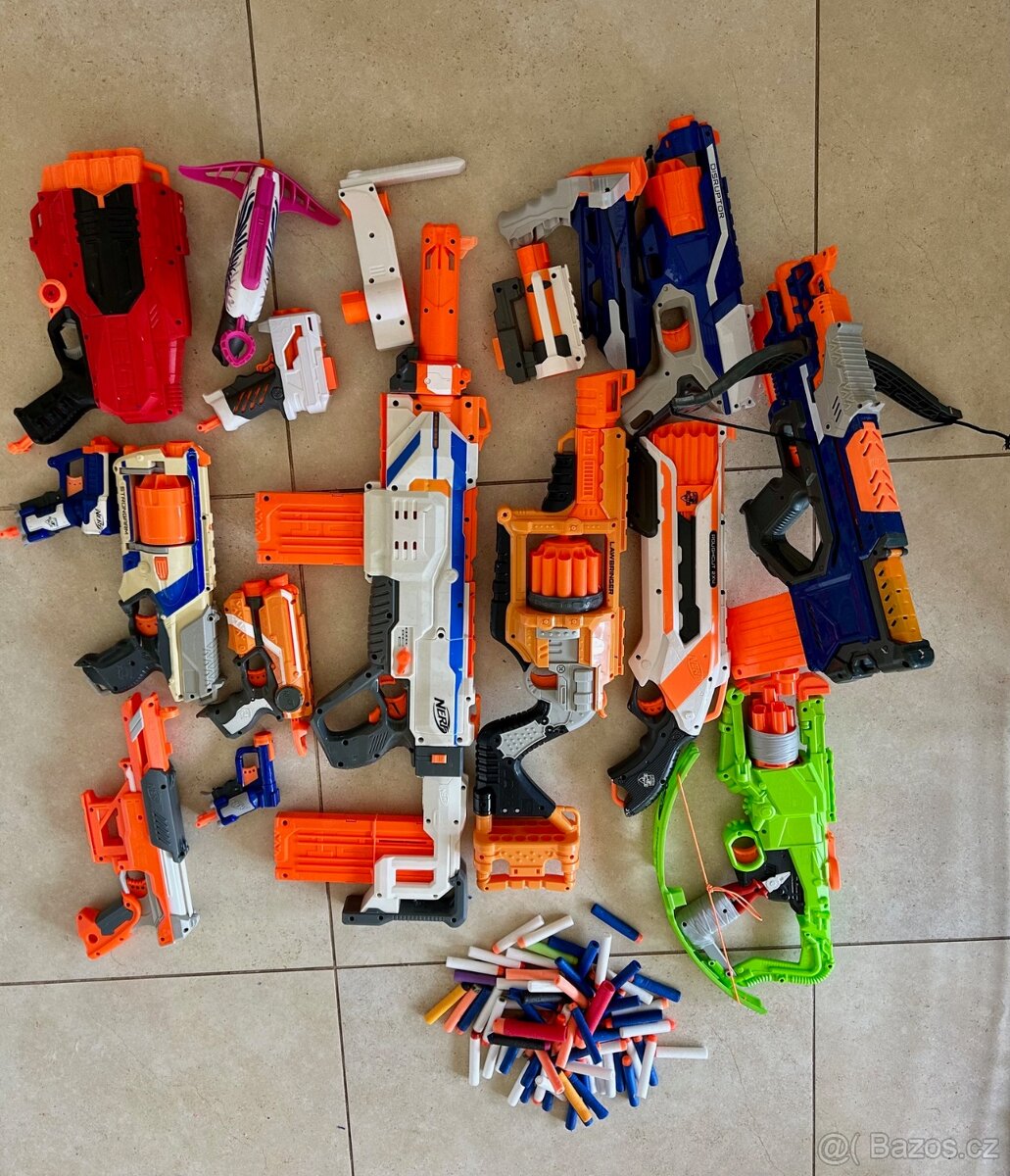 Sbírka dětských pistolí NERF včetně nábojů - 6