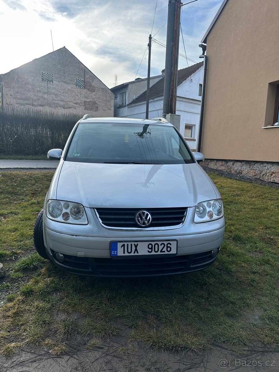 Volkswagen Touran 2.0 benzín, 110 kW, 2004 - 6