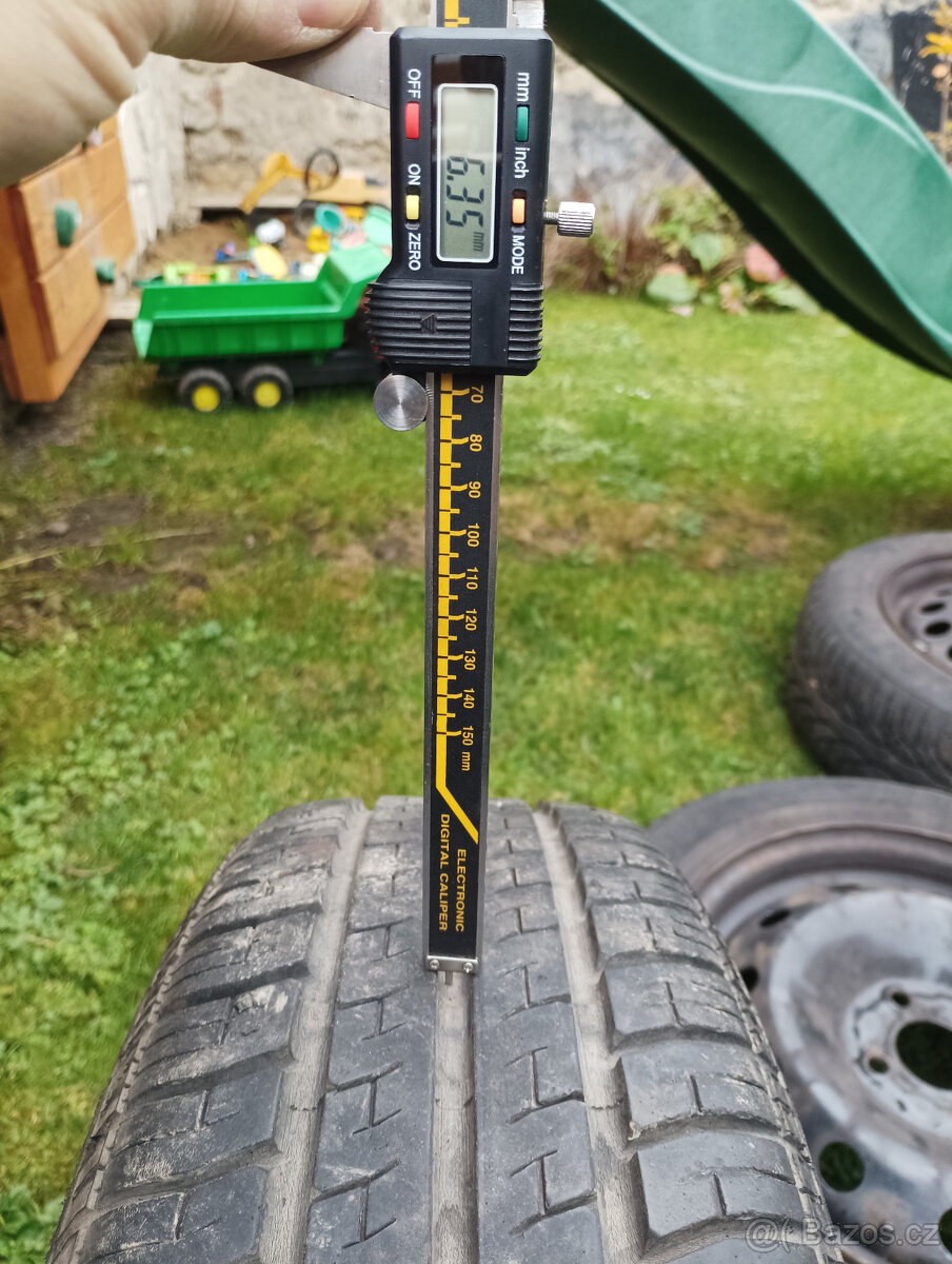 Pneu a kola Renault R15 - 6