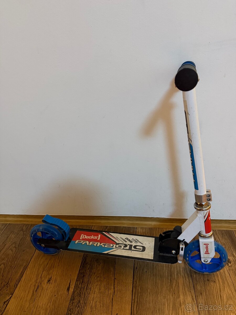 Kolobezka Worker se sviticimi kolecky - 6