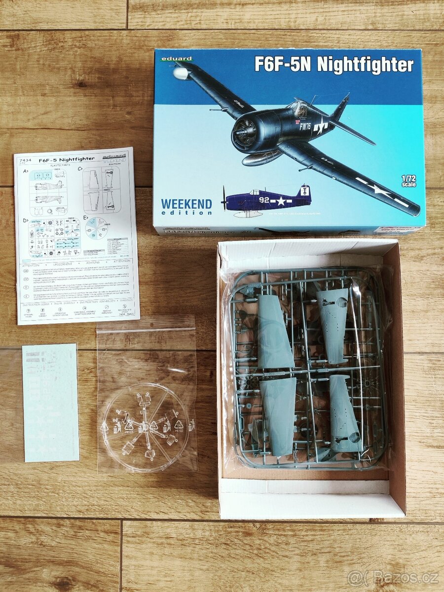 Plastikové a dřevěné modely - 6