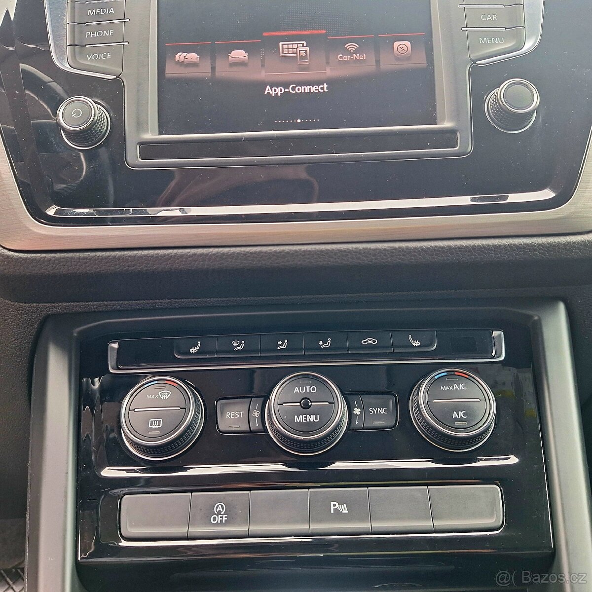 VW Touran (5T1), 7-místní, 09/2016
- 6