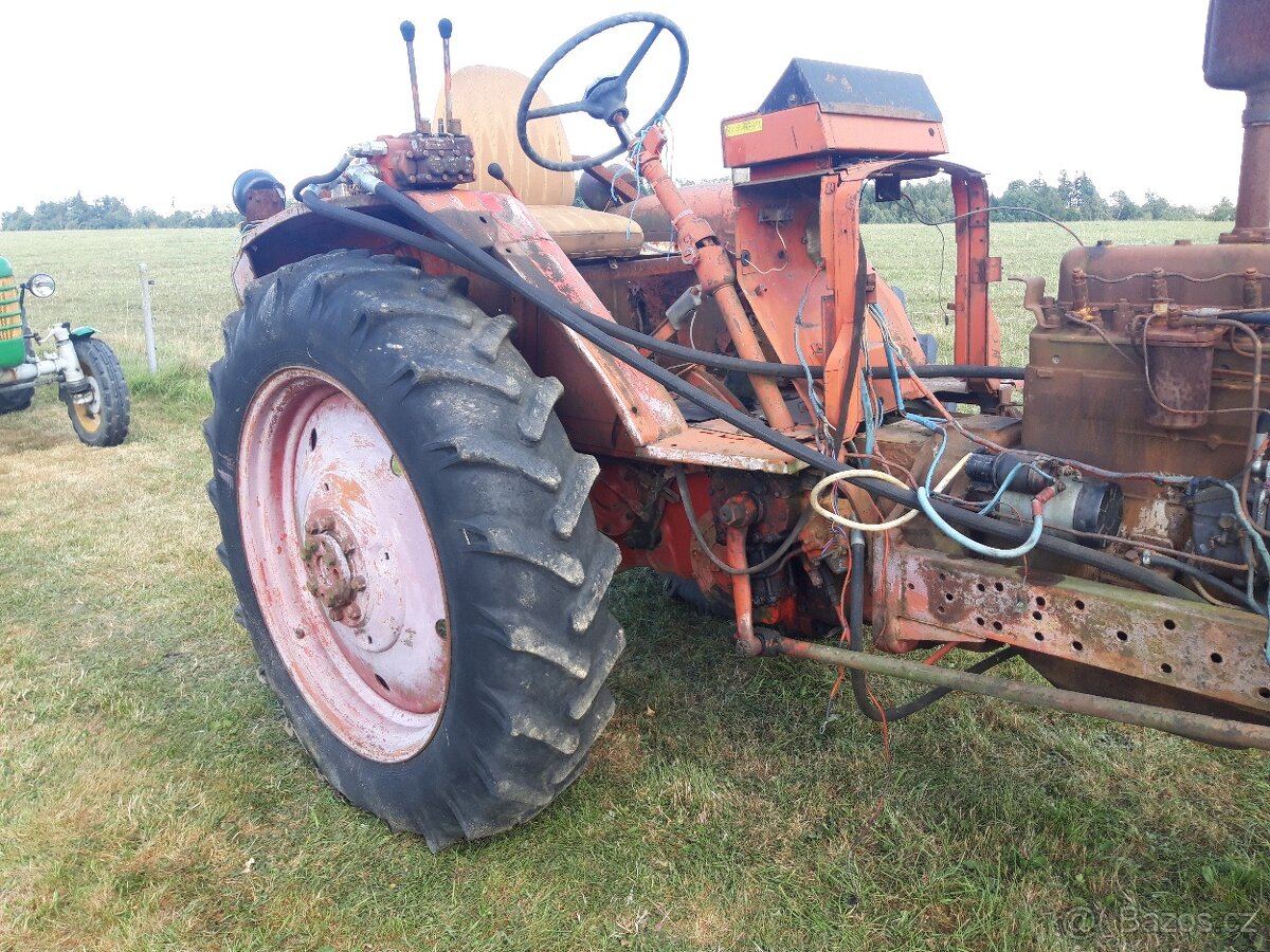 Traktor Bělorus - 6