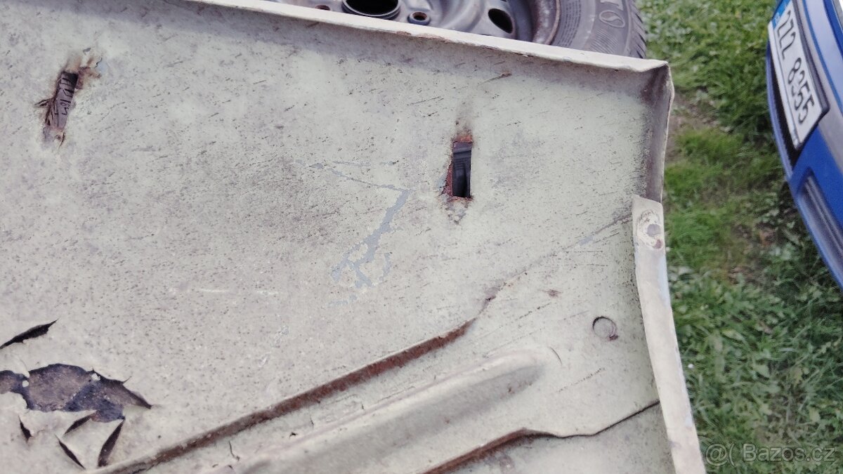 Škoda 100 kapota - 6