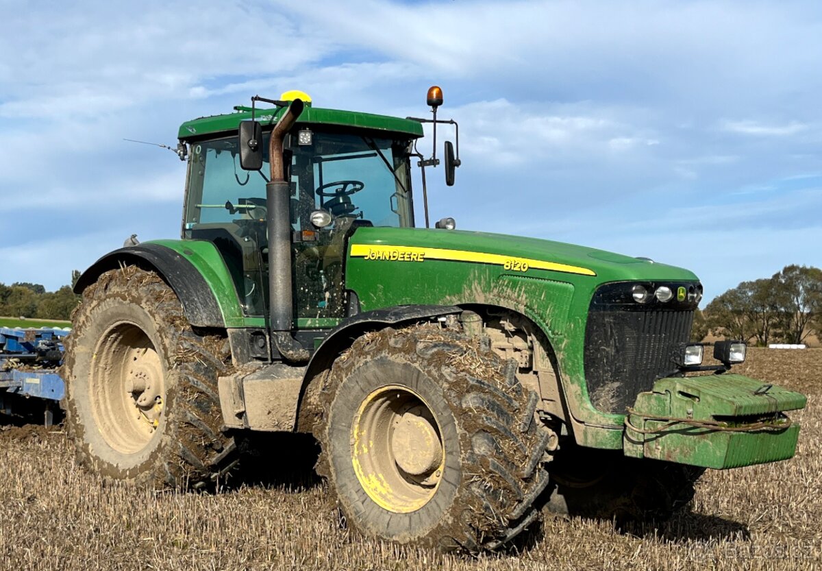 Dlátový pluh, John Deere 8120 - 6