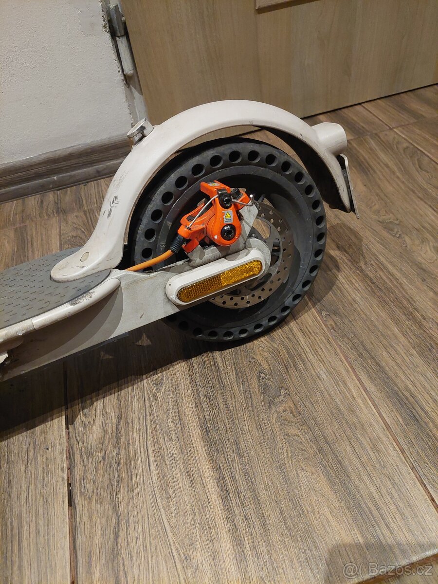 Elektrická koloběžka Mi Electric Scooter - 6
