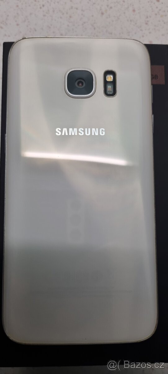 Prodám mobilní telefon Samsung Galaxy S7 v bílé barvě - 6