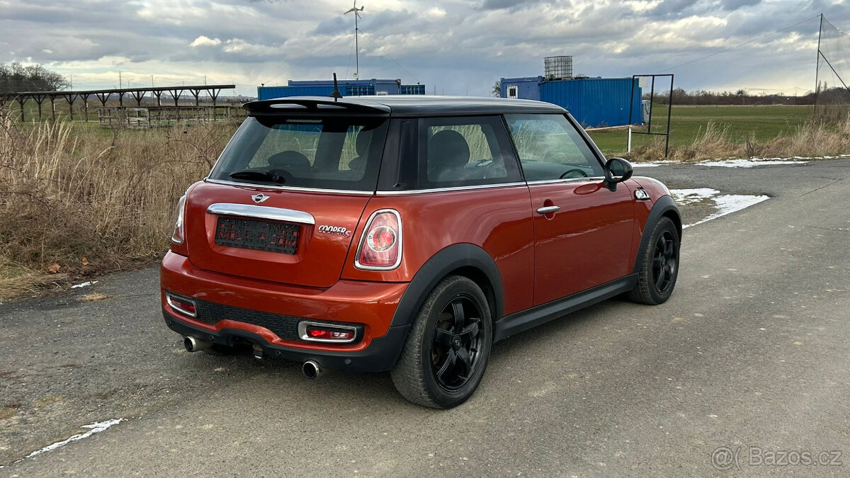MINI Cooper S 1.6 135 kW Benzín Manuál - 6