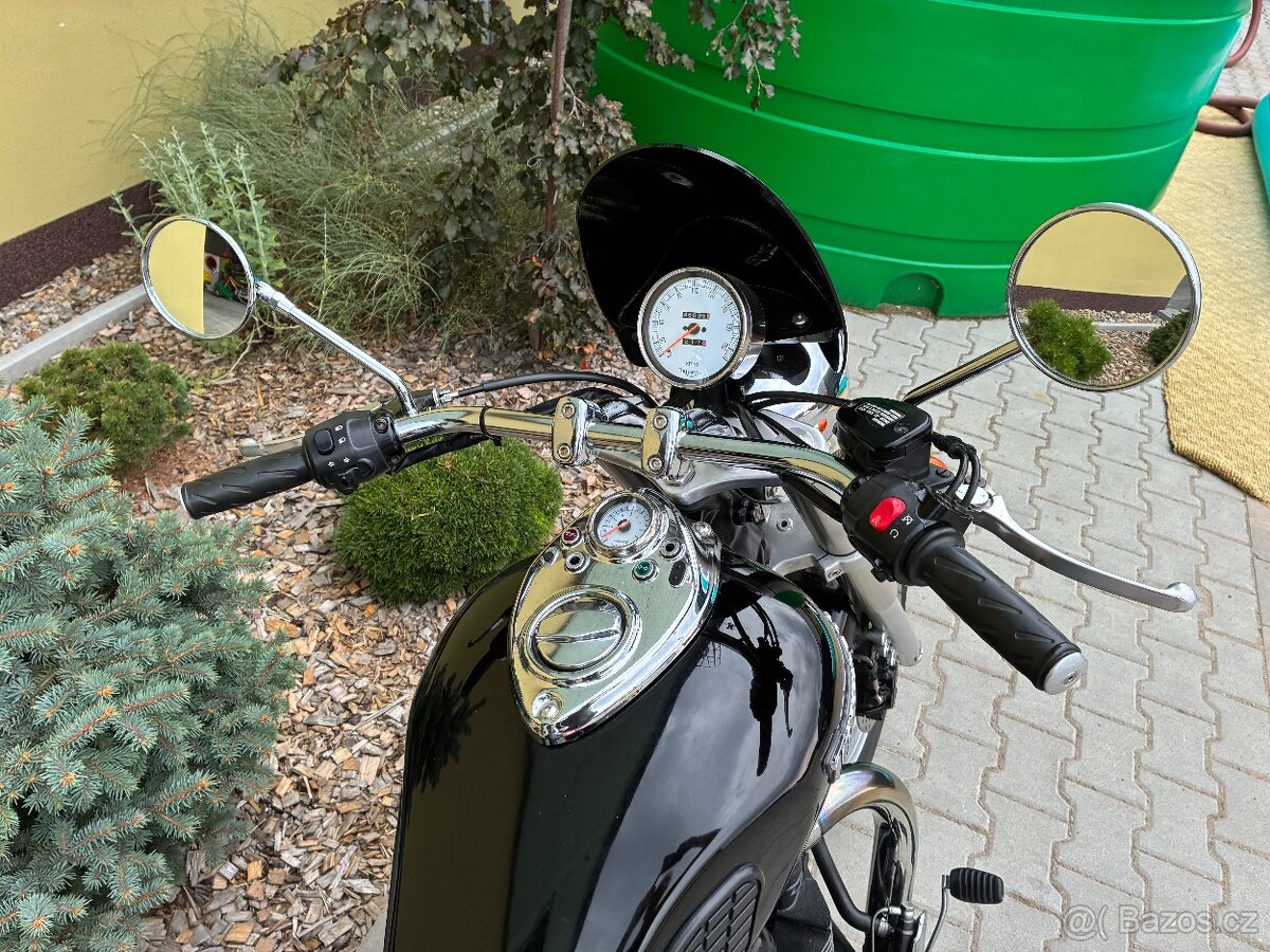 Triumph SPEEDMASTER - 6