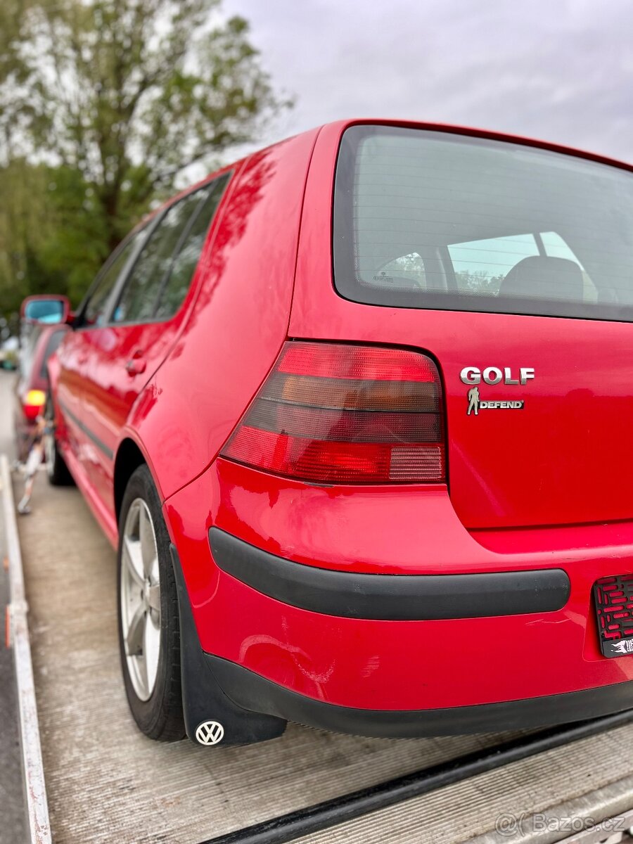Volkswagen Golf IV 1.6 - 6
