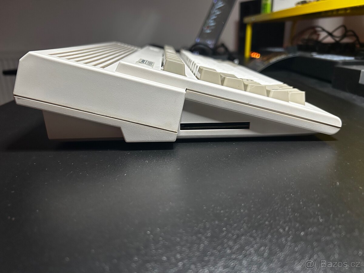 Commodore Amiga 600HD + příslušenství, originální krabice - 6