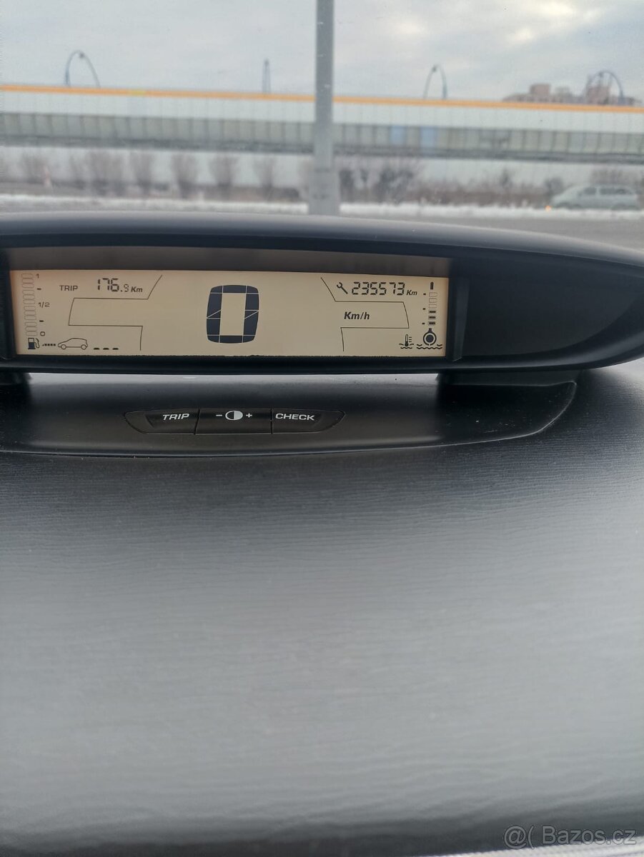 Citroen C4 1,4 16V - 6