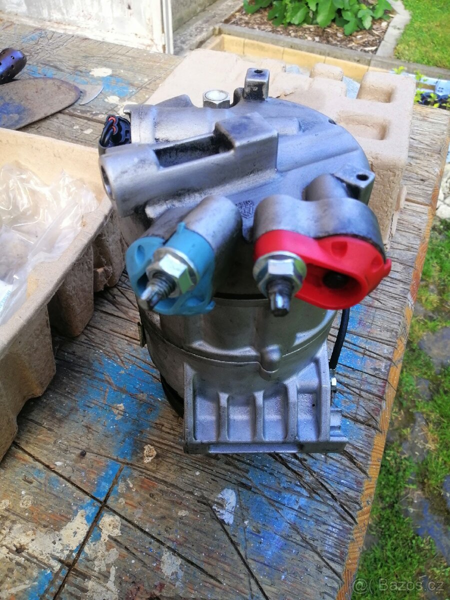 Prodám kompresor klimatizace na Volvo V60, 2011, 2,4L D5 - 6