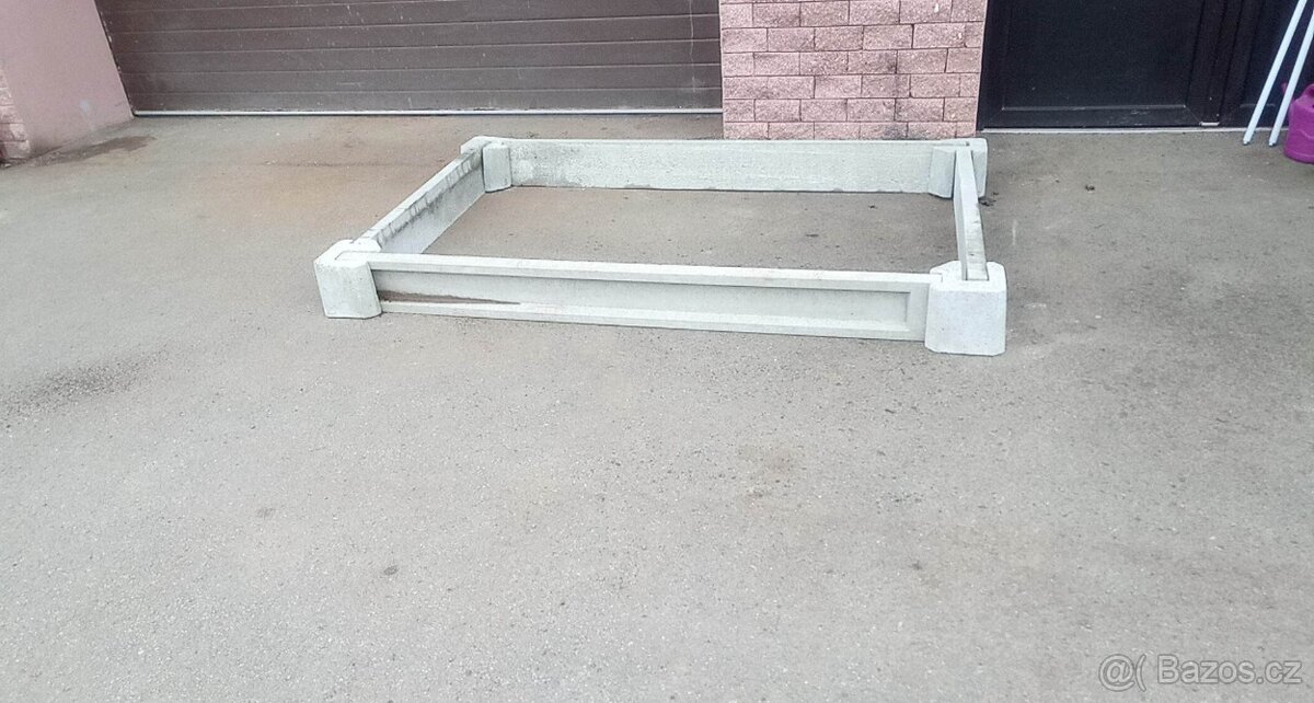 Vyvýšený betonový záhon - 6