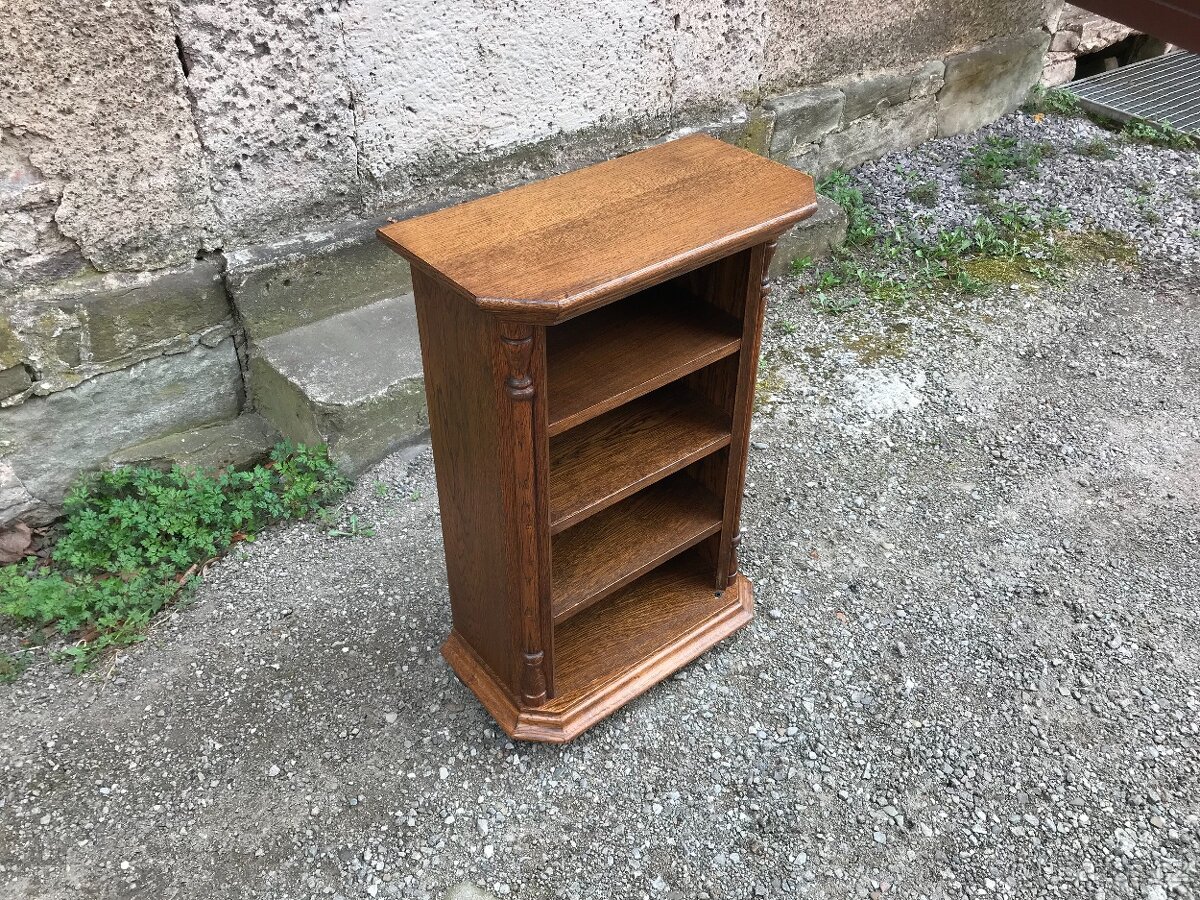 Malá knihovna-regál-bar-vitrína - 6