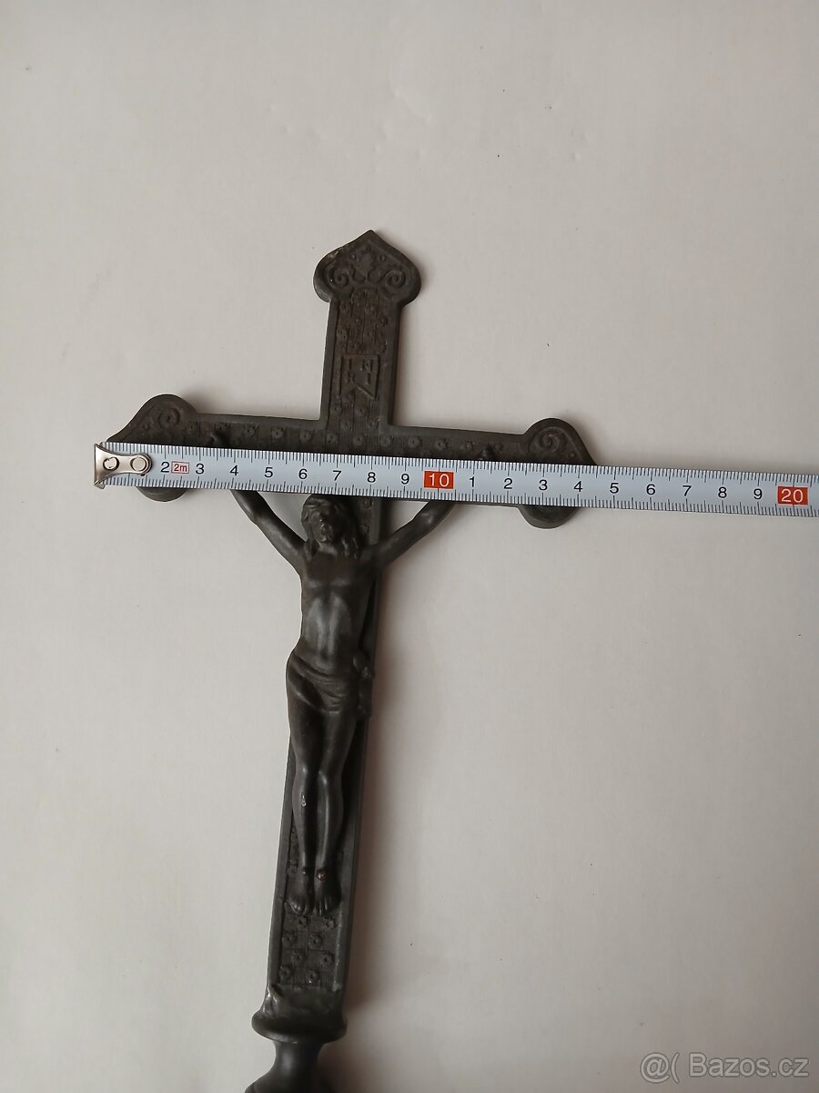 Kovový latinský kříž - 6
