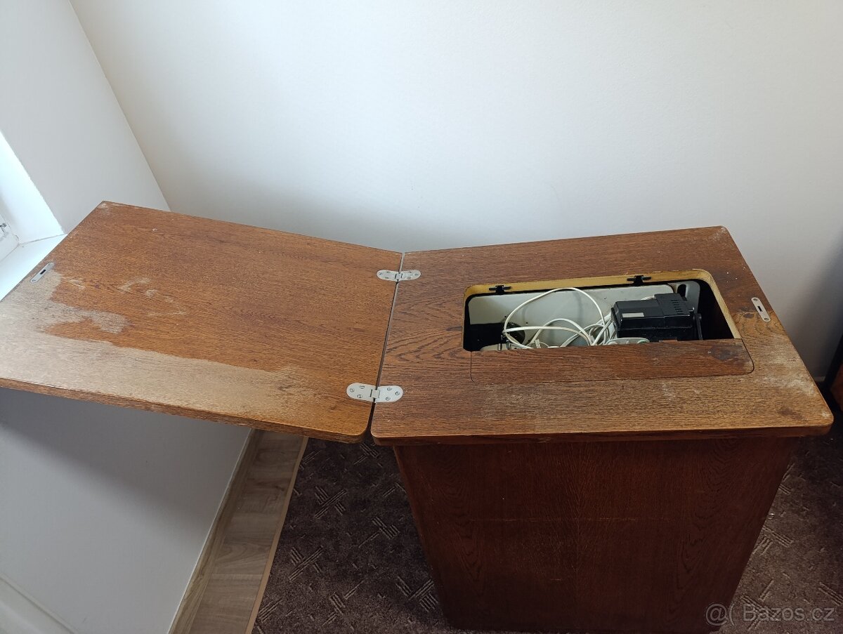 Šicí stroj Lada - 6